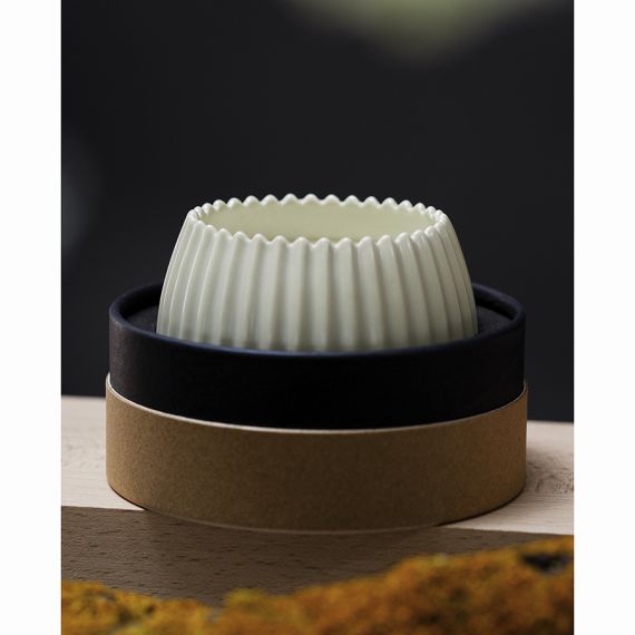 Свеча ароматическая Cypress, Jasmine & Patchouli из коллекции Edge, бежевый, 30 ч, Tkano, изображение 13